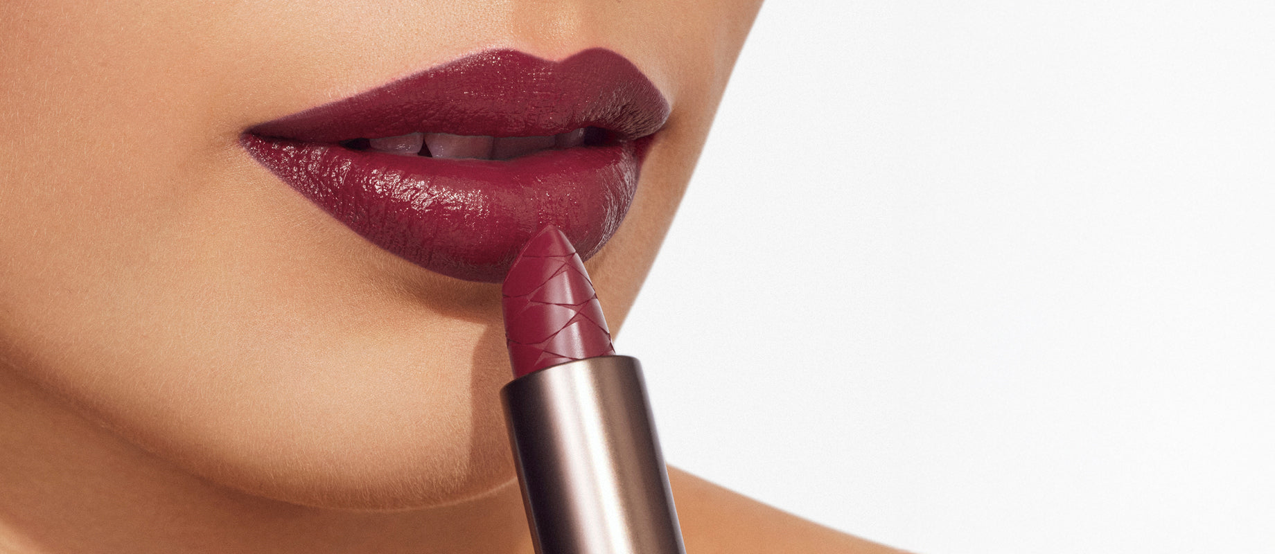 HOLIDAY HUES: TIMELESS RED